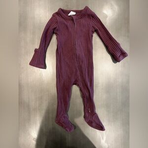 EUC Kate Quinn Long sleeve zipper footie raisin organic cotton wide rib sz 0-3M